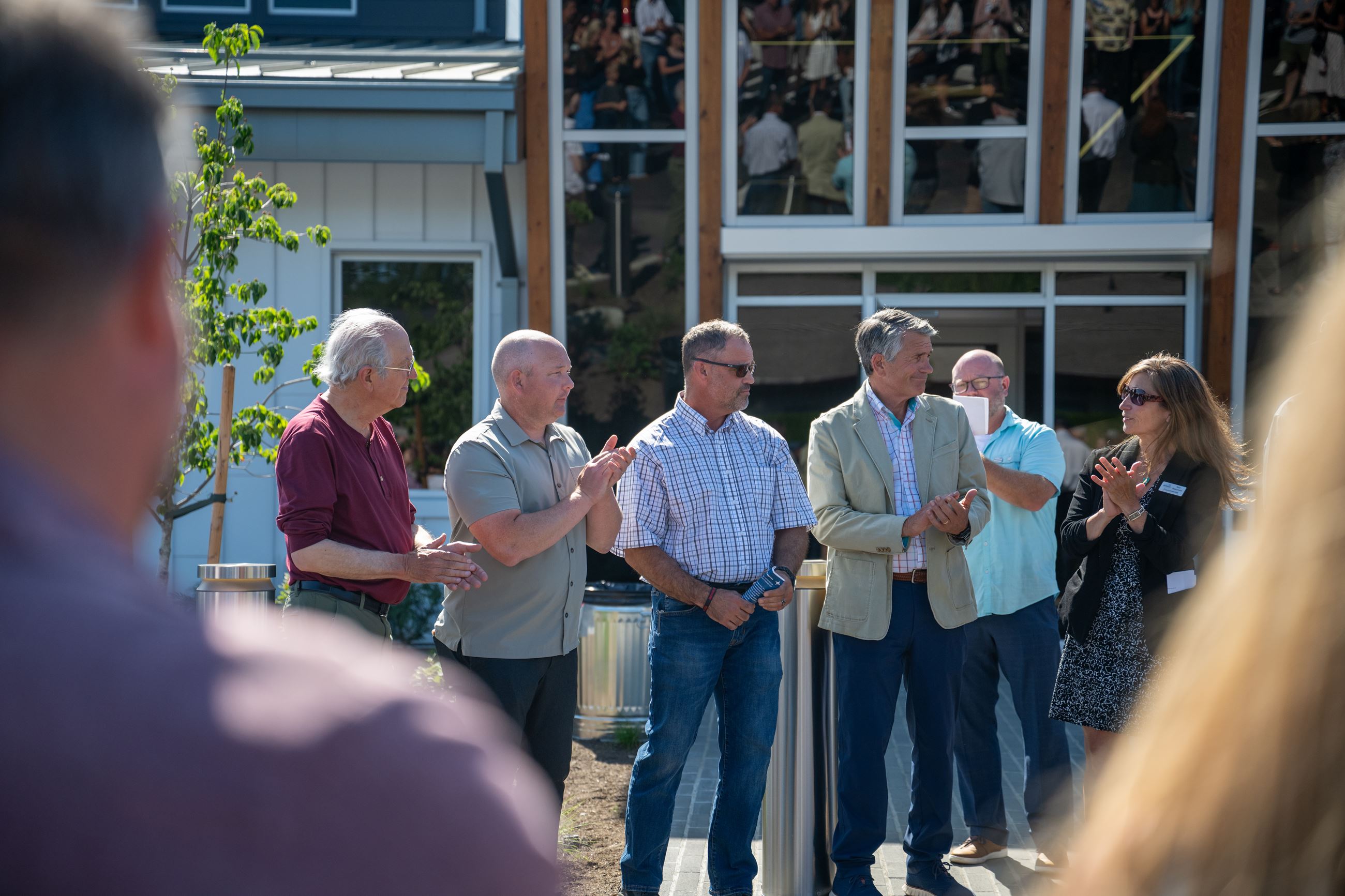 7CityHallRibCut-Hose Roberts Burnett Geohner